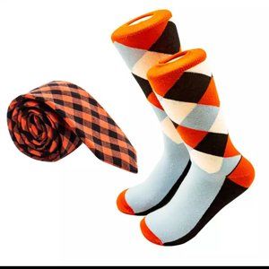 Multicolored sock and tie set
